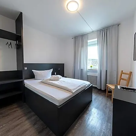 Central Bed & Breakfast 3*