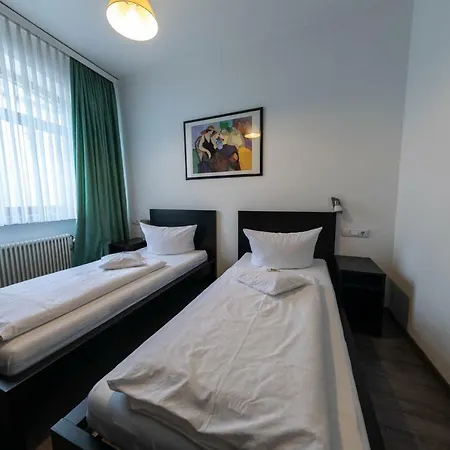 Central 3* Menden