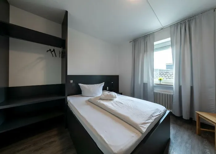 Central Bed & Breakfast 3*