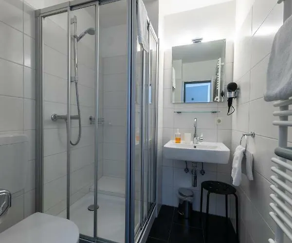 Central Oda ve Kahvaltı 3*